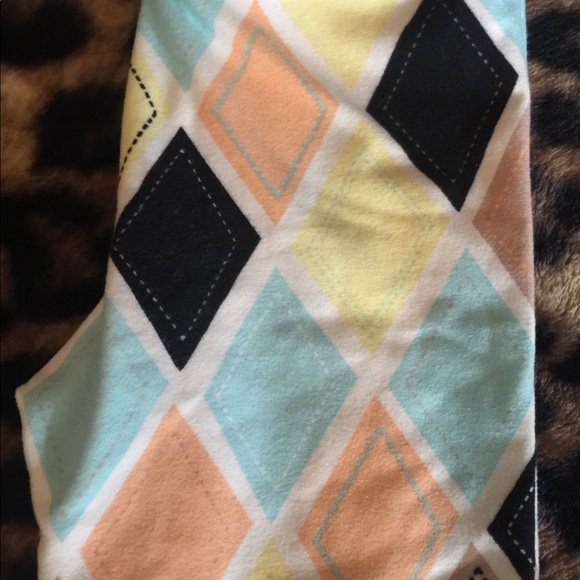 LuLaRoe girls leggings - Picture 2 of 4